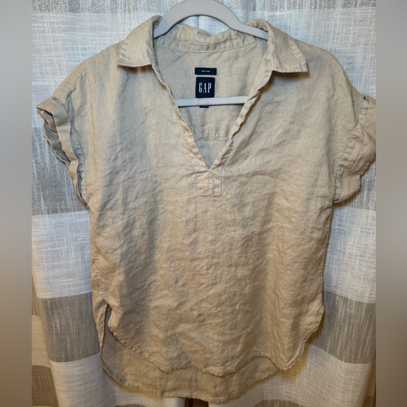 GAP Tops - GAP Neutral Beige Linen V-Neck Collar Short Sleeve Top